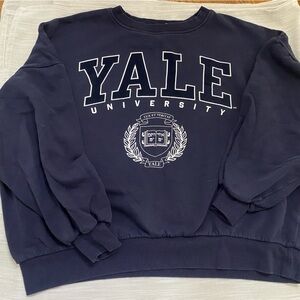YALE crew neck